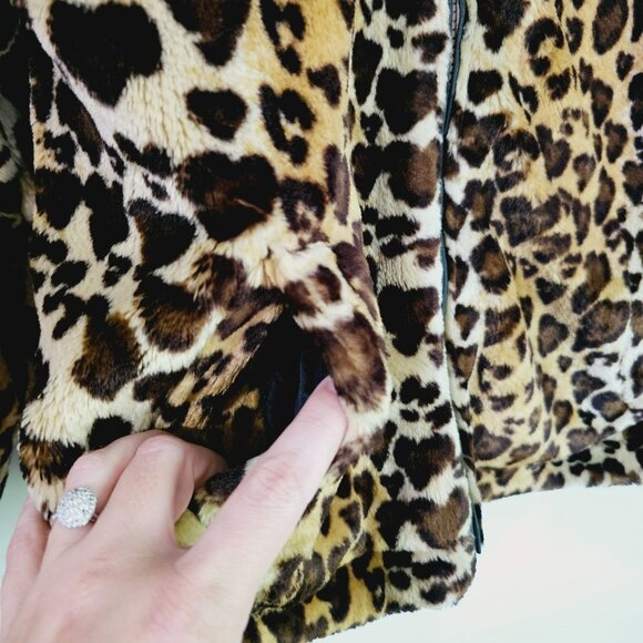 Reversible Faux Fur Leopard Print Jacket With Zip Closure & Pockets Size M《911》J - Picture 5 of 7
